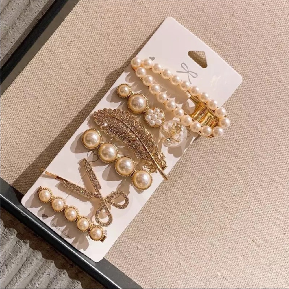 Pearl hair clip set